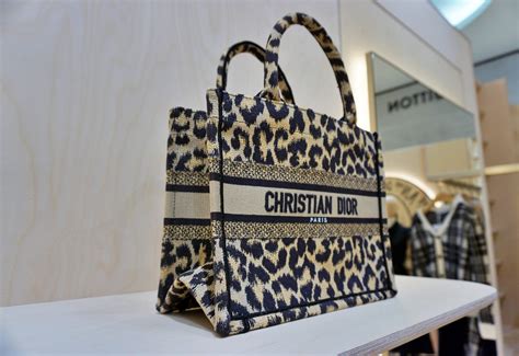dior bijenkorf amsterdam